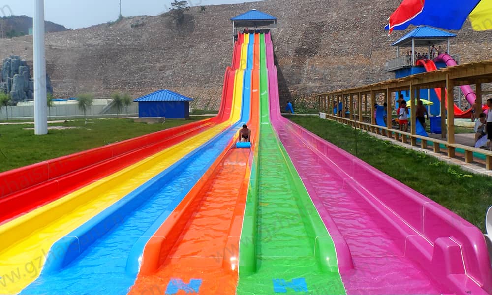 河北狼牙山龙门湖水上乐园