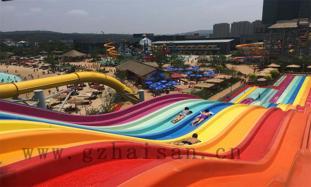 水上乐园设备厂家：7月水上乐园扎推开业