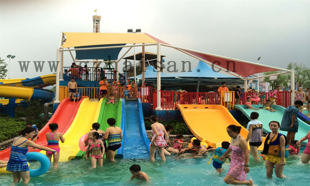 水上娱乐设备厂家直销，打造刺激水上游乐体验