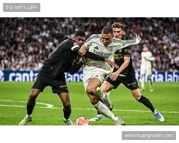 皇马防守稳定性下降:球队本赛季多场关键战防守表现波动,竞争形势趋紧 皇马防守稳定性下降:球队本赛季多场关键战防守表现波动,竞争形势趋紧