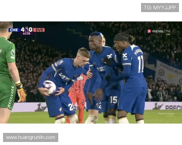 杜埃 vs 帕尔默:新生代中场核心成长路径与战术适配差异 杜埃 vs 帕尔默:新生代中场核心成长路径与战术适配差异