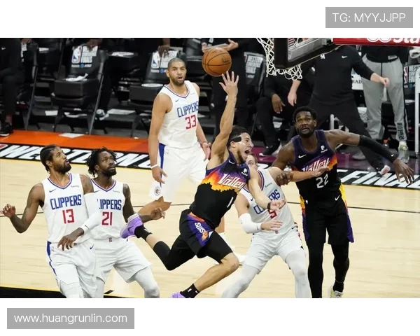 什么是三秒违例，看完你就清楚篮球场上禁区驻守的规则限制！